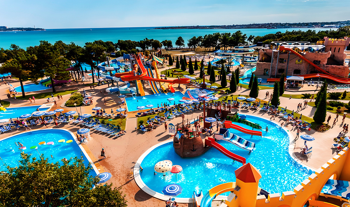 Аквапарк "Золотая Бухта"